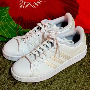 Adidas Sneakers White
